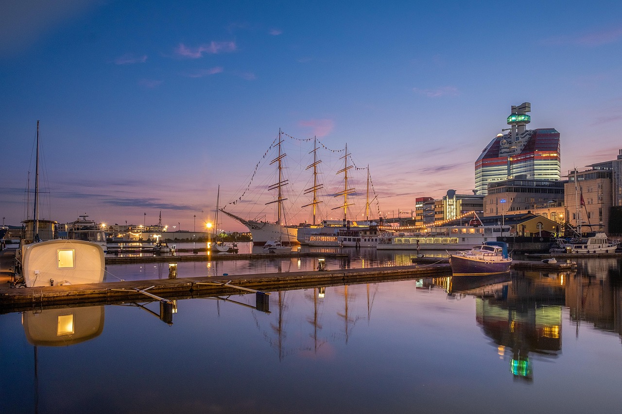 service-06 little boom, gothenburg, nature, sea, port, water, solar, sweden, boat, ships, sailboat, houseboat, lifestyle